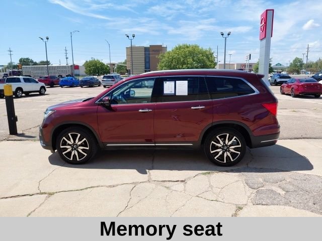 Used 2020 Deep Scarlet Pearl Honda Touring image 8