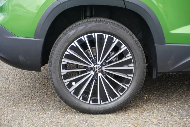 New 2026 Bright Moss Green Metallic Volkswagen 1.5T SE image 6