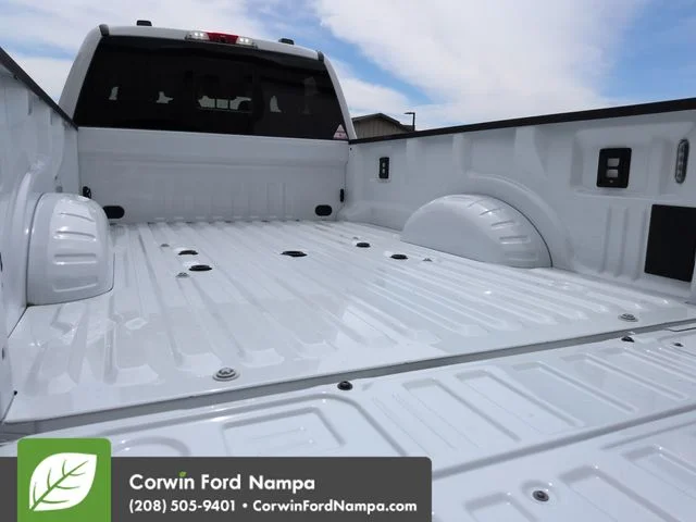 New 2026 Oxford White Ford Lariat image 29
