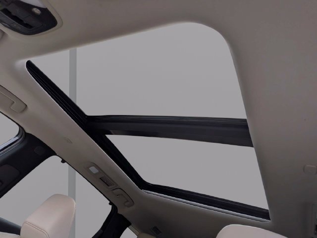 Used 2025 Silver INFINITI LUXE image 19