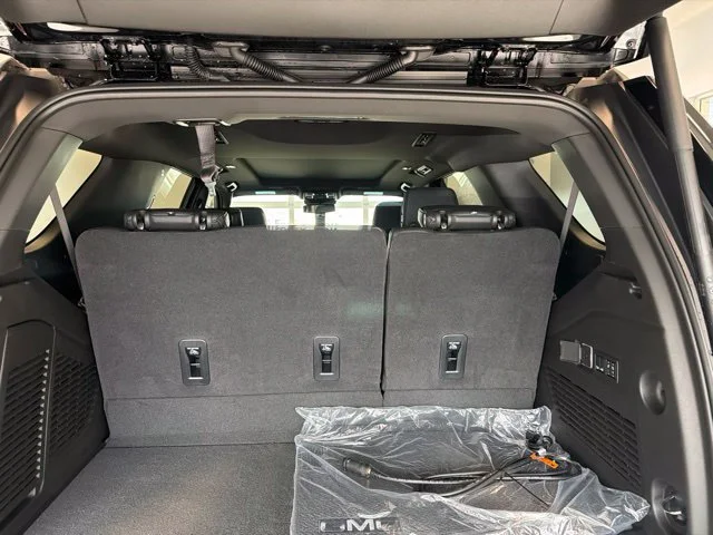 2027 GMC Yukon Denali - Photo 30