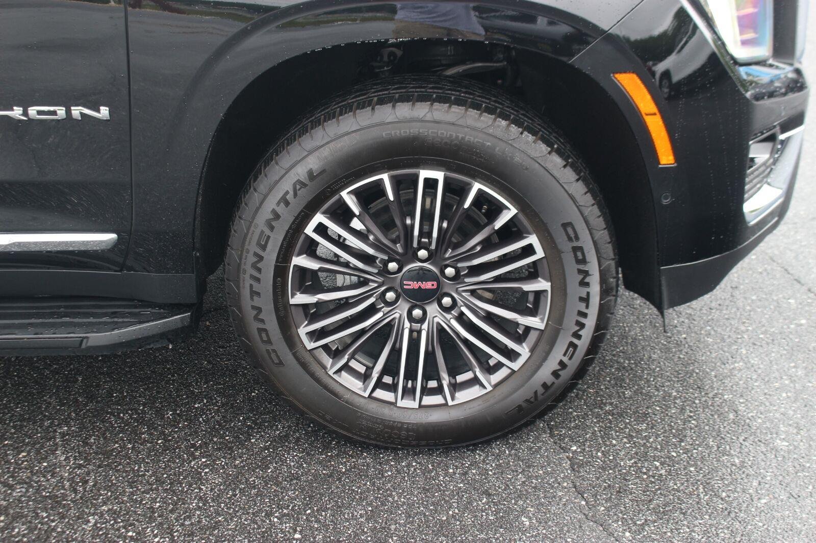 Used 2026 Onyx Black GMC Elevation image 42