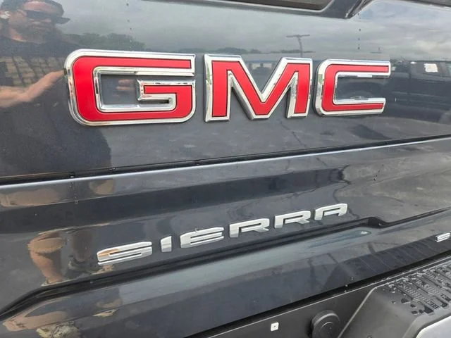 Used 2021 DARK SKY METALLIC GMC SLT image 18