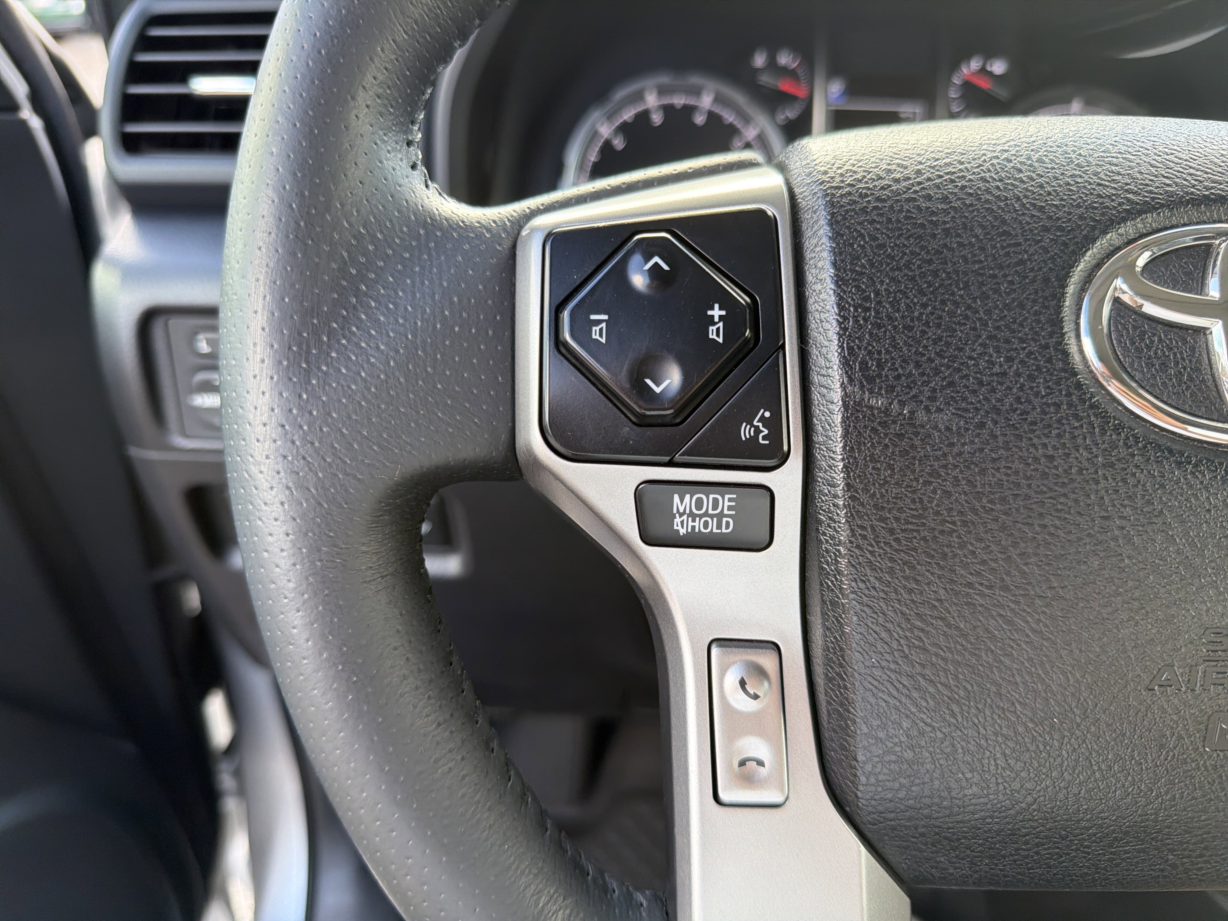 2022 Toyota 4Runner Limited - Photo 10