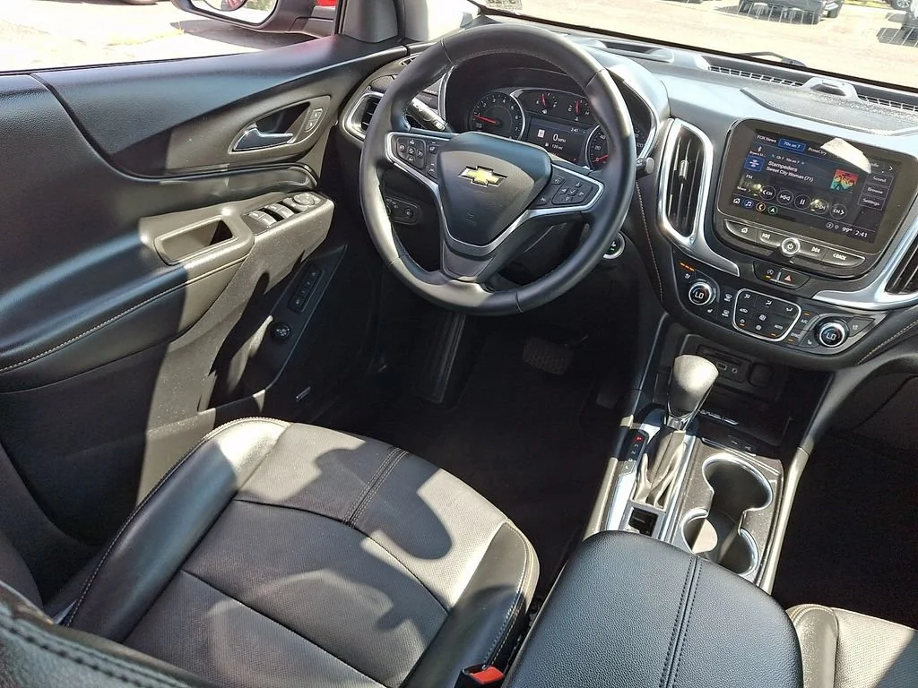 Used 2023 RADIANT RED TINTCOAT Chevrolet Premier image 15