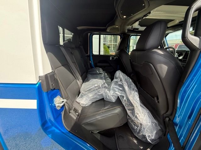 New 2026 Hydro Blue Pearl-Coat Exterior Paint Jeep Sahara image 26