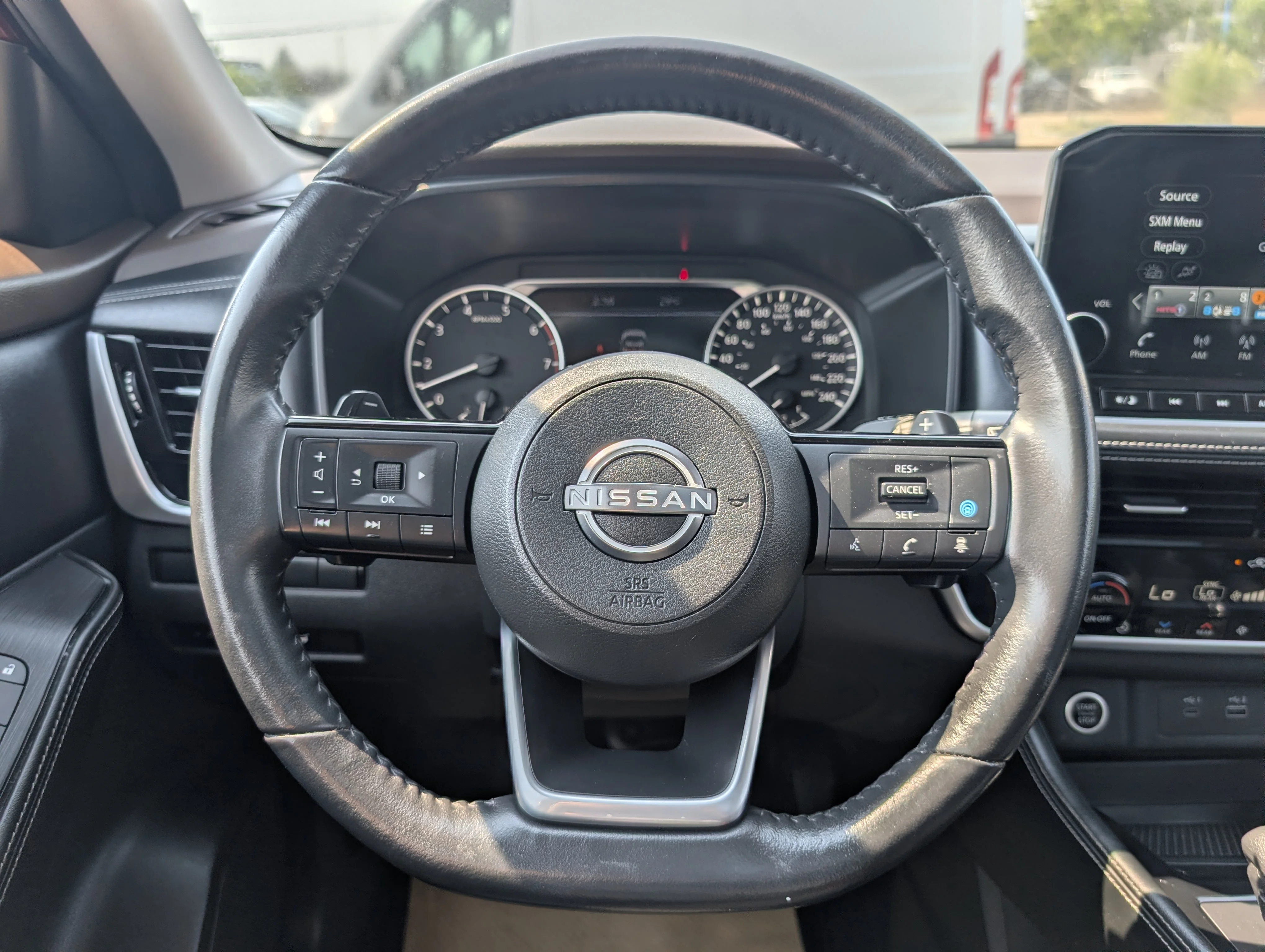 Used 2023 Glacier White Nissan SL image 25