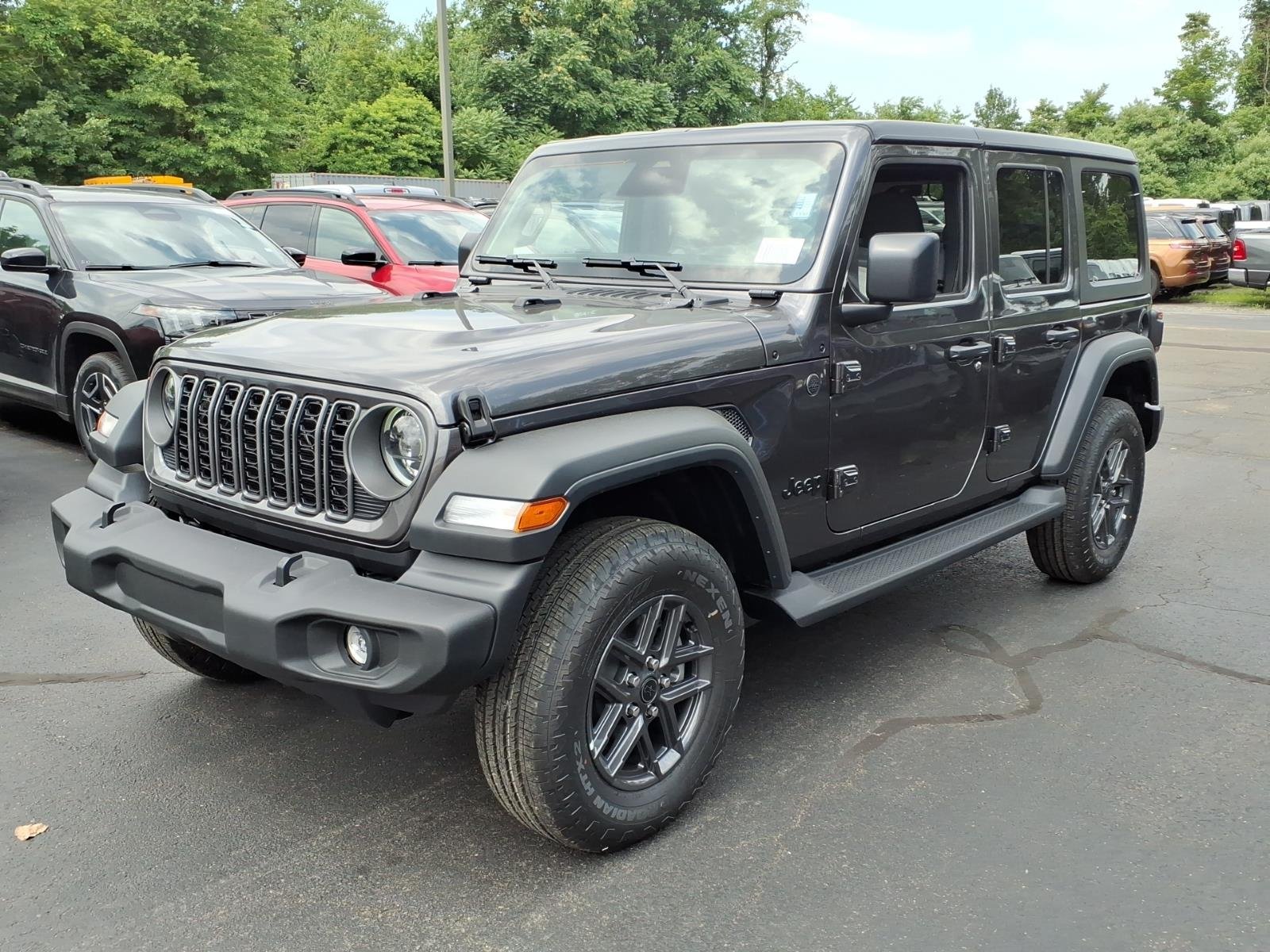 New 2026 Granite Crystal Metallic Clear-Coat Exterior Paint Jeep Sport S image 3