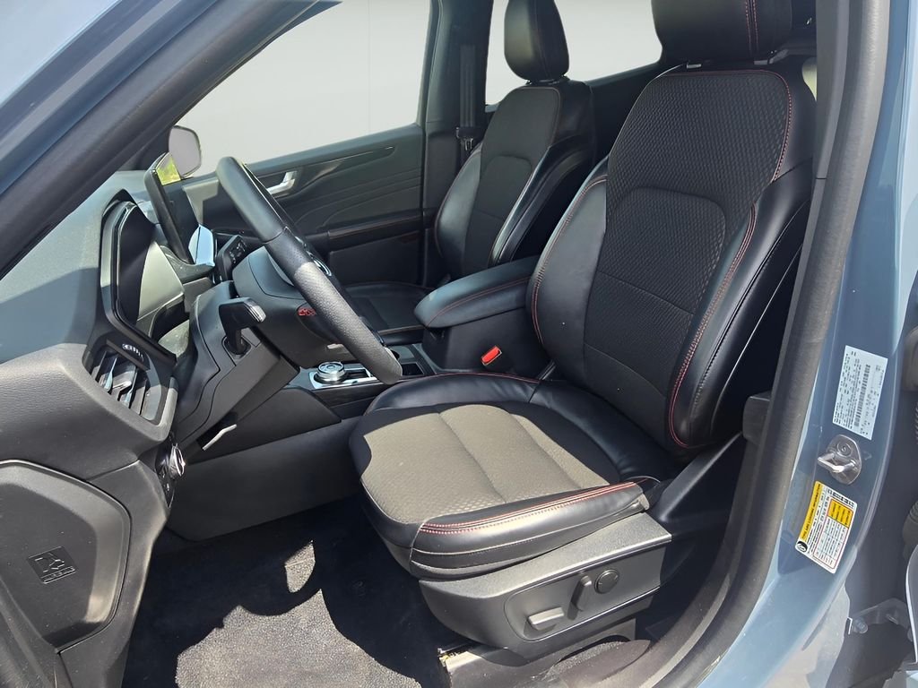 Used 2024 VAPOR BLUE METALLIC Ford ST-Line Select image 26