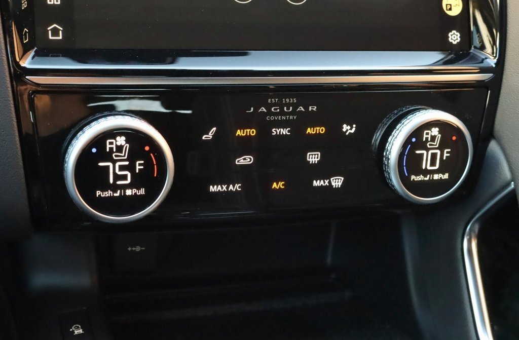 2024 JAGUAR E-PACE - Image 30