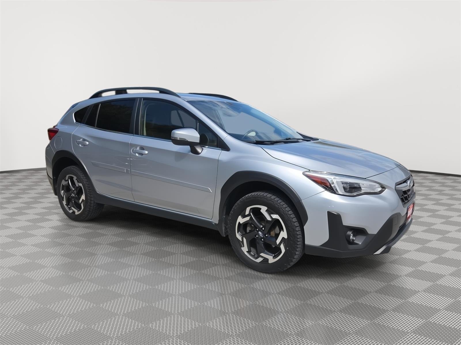 Used 2022 Ice Silver Metallic Subaru Limited image 3