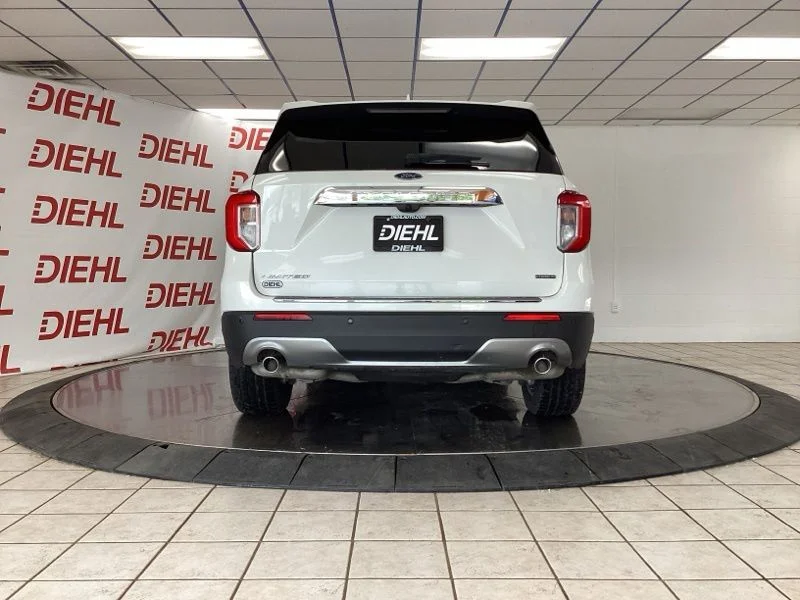 Used 2020 White Ford Limited image 6
