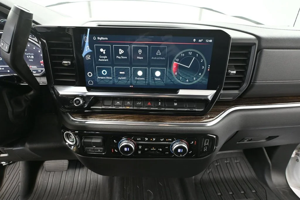 Certified Used 2024 White GMC Elevation image 24