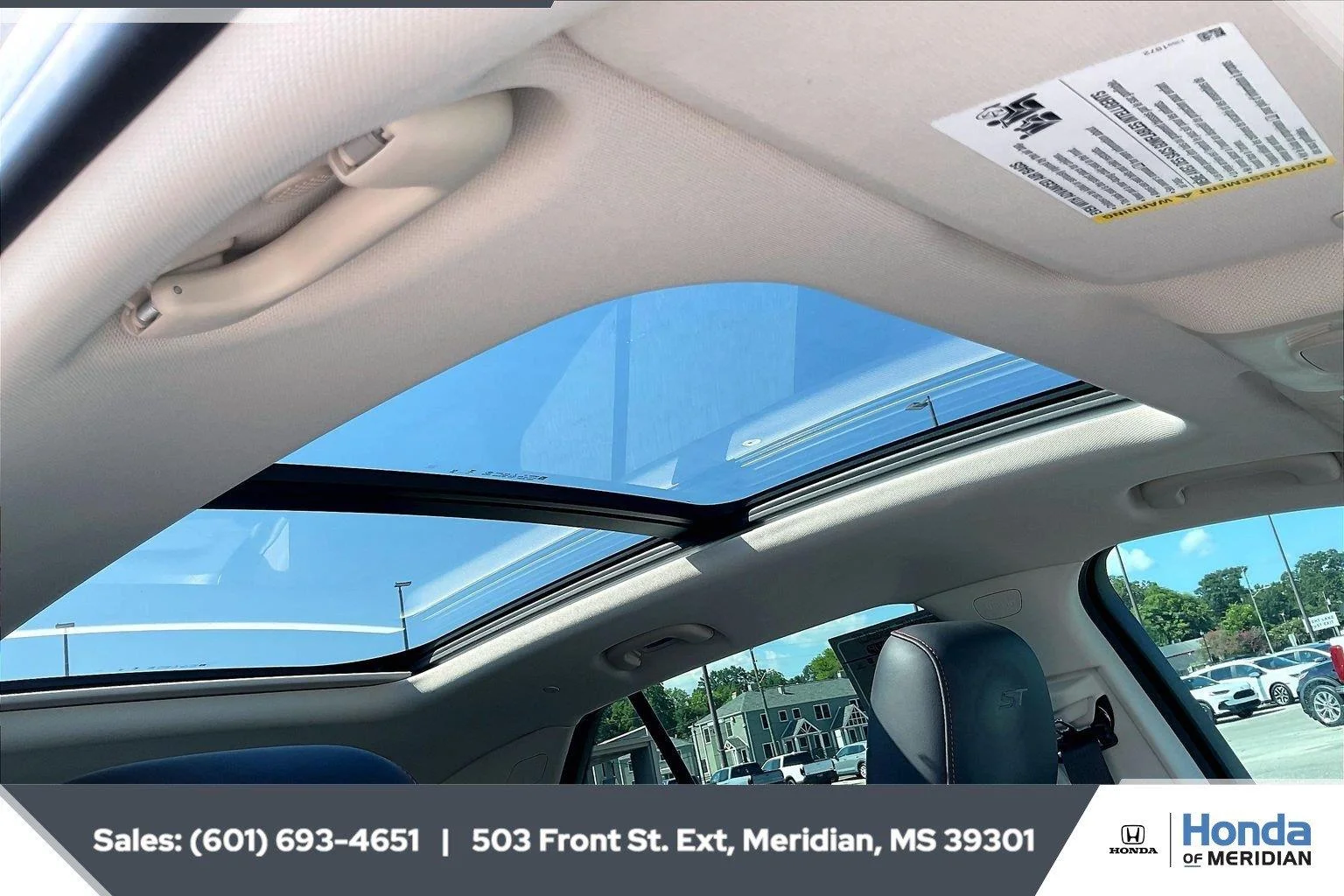 Used 2023 White Frost Tricoat Buick Essence image 16