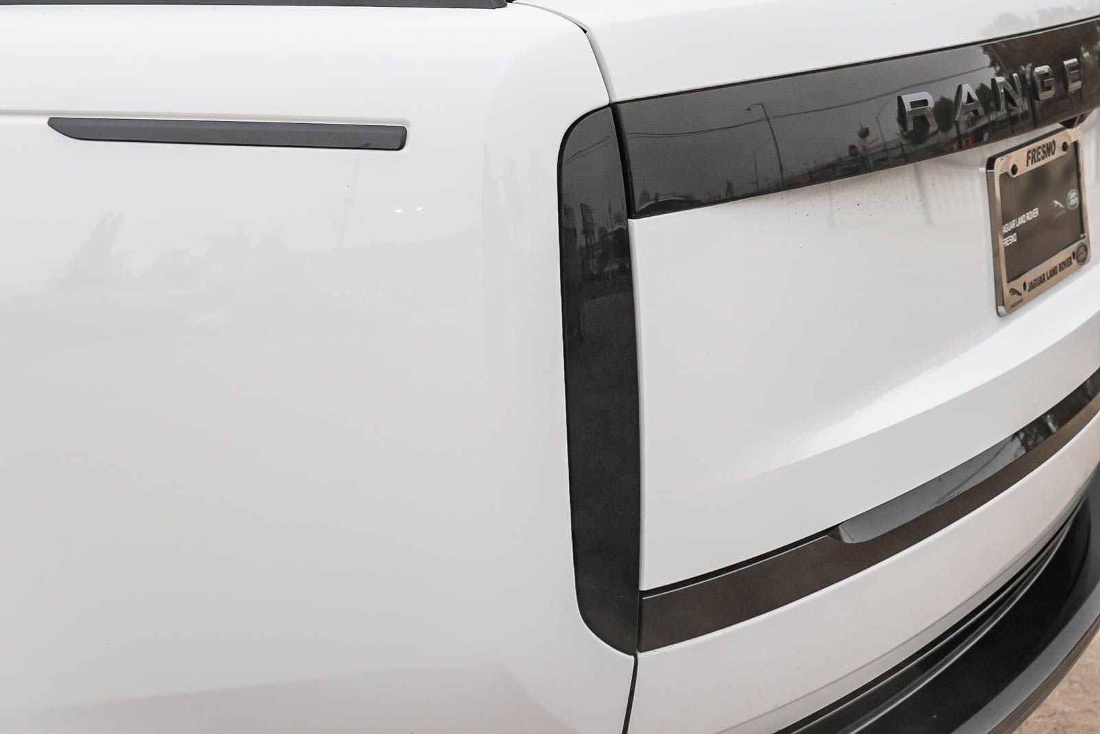 2025 Land Rover Range Rover SE - Photo 10