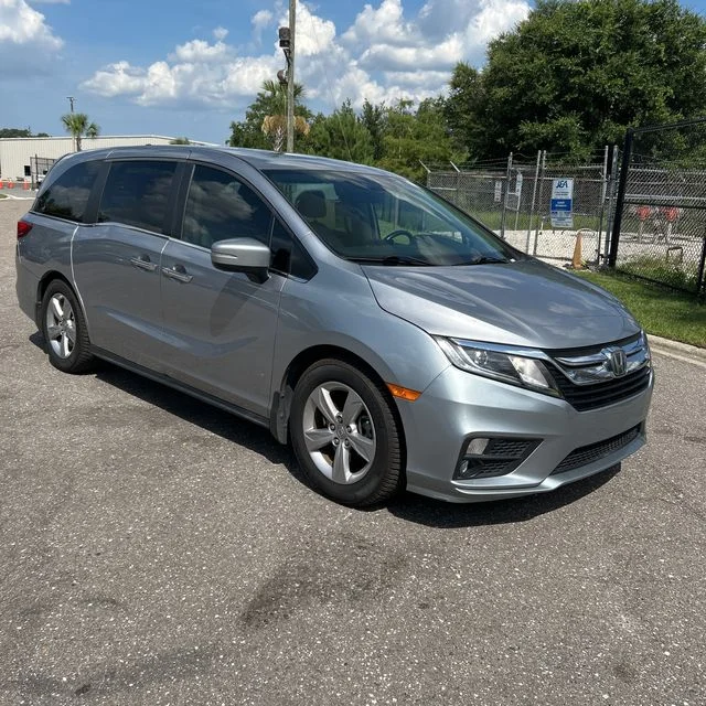 Used 2020 Lunar Silver Metallic Honda EX-L image 2