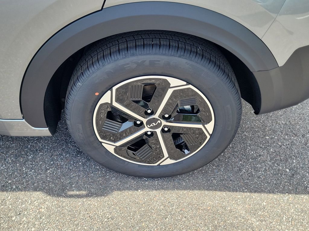 New 2026 Gray Kia LX image 36