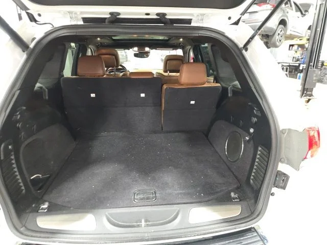 Used 2020 White Jeep Summit image 11