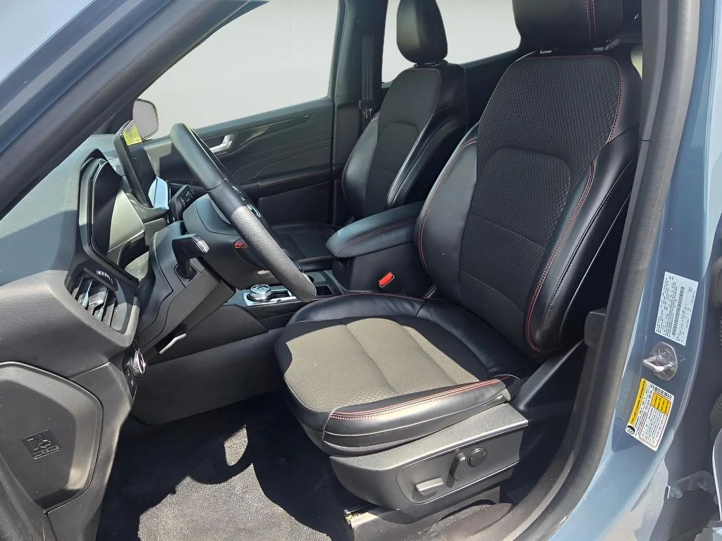 Used 2024 VAPOR BLUE METALLIC Ford ST-Line Select image 26