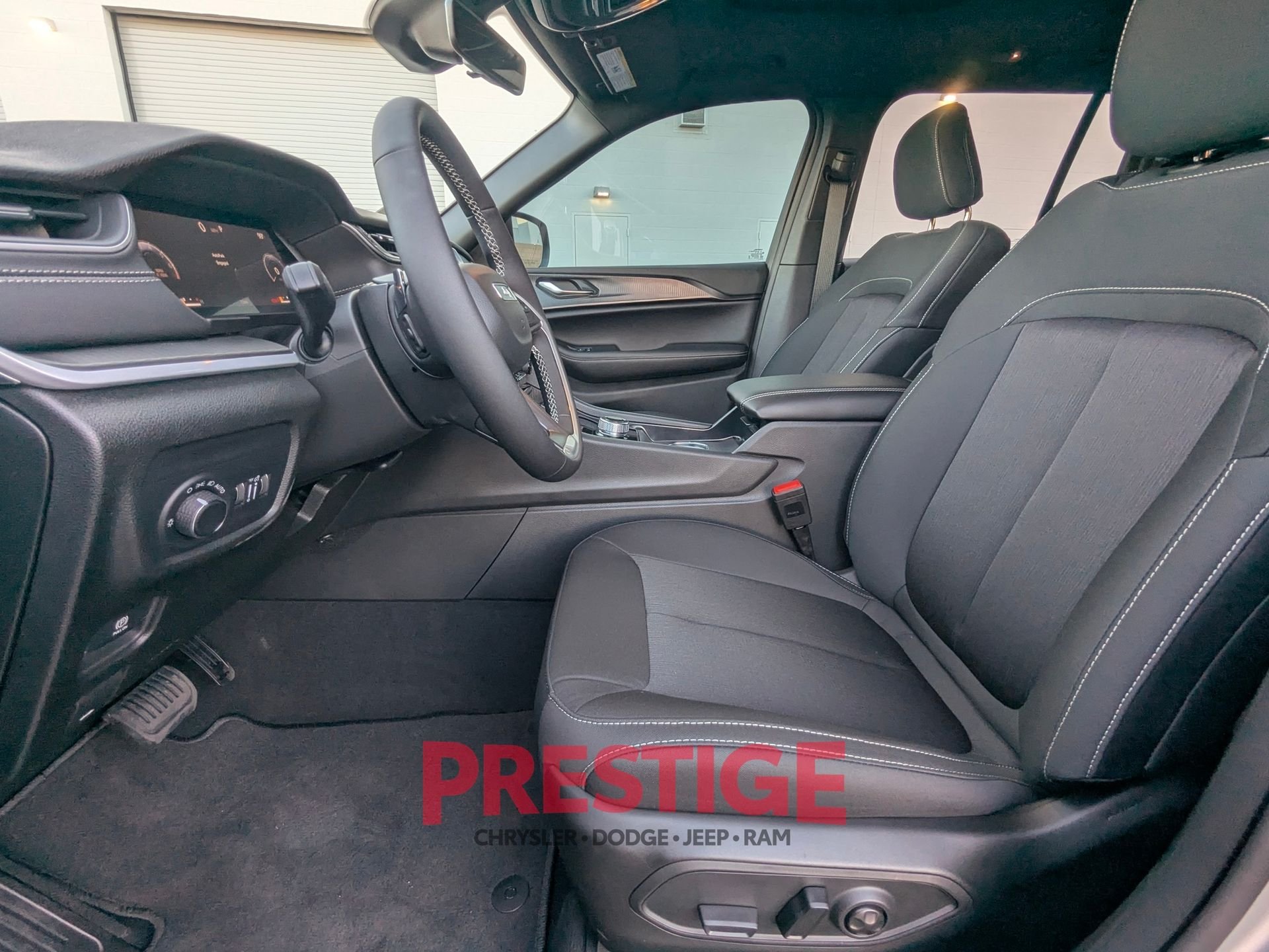 New 2026 Silver Zynith Exterior Paint Jeep Laredo X image 21