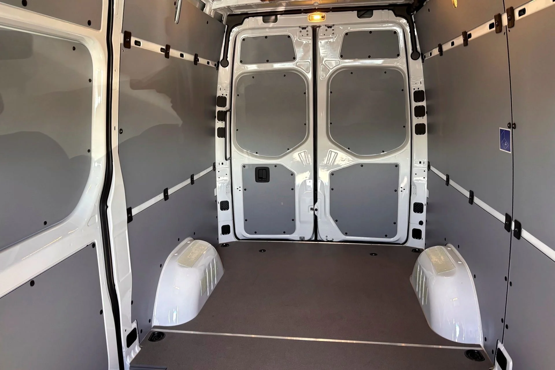 New 2026  Mercedes-Benz Cargo 144 WB image 19