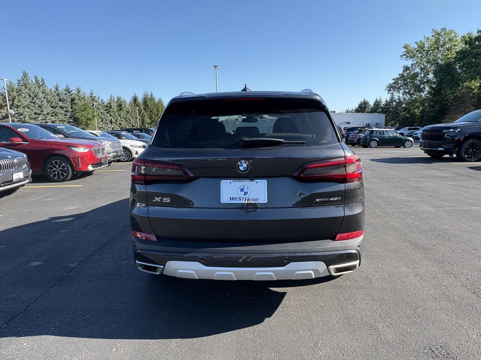 Certified Used 2023 Dark Graphite Metallic BMW xDrive40i image 7