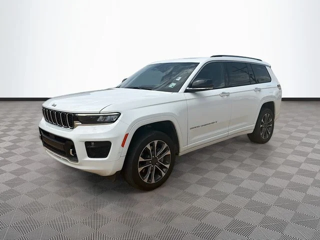 Used 2023 White Jeep Overland image 3
