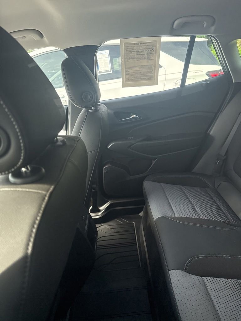 Used 2025 Gray Chevrolet LT image 6