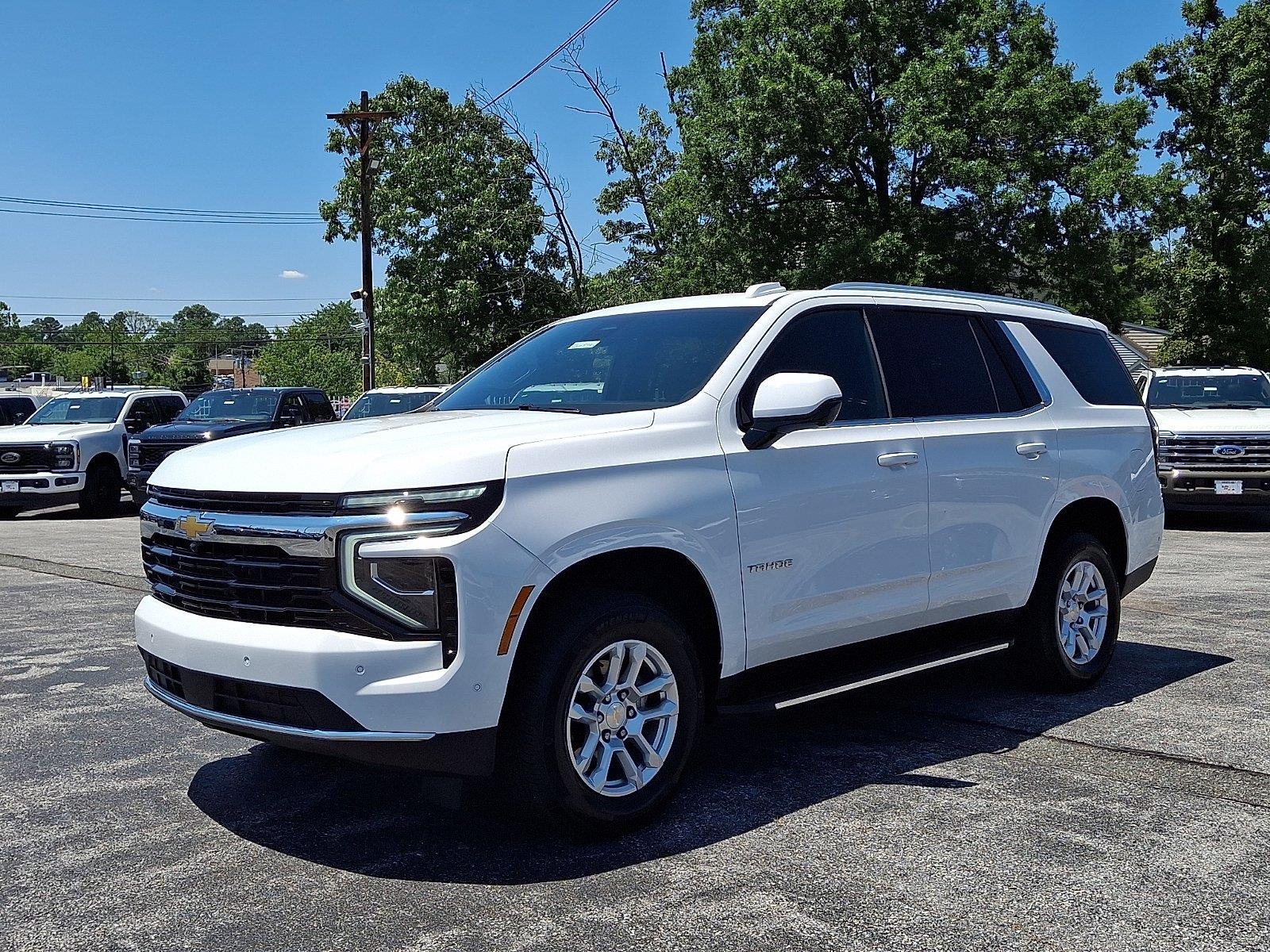 Used 2025 Summit White Chevrolet LS image 3