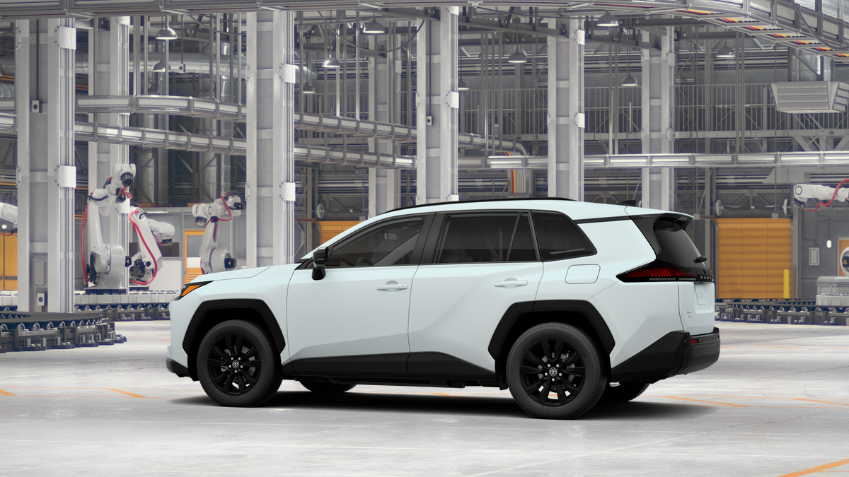 New 2026 Wind Chill Pearl Toyota XLE Premium image 5