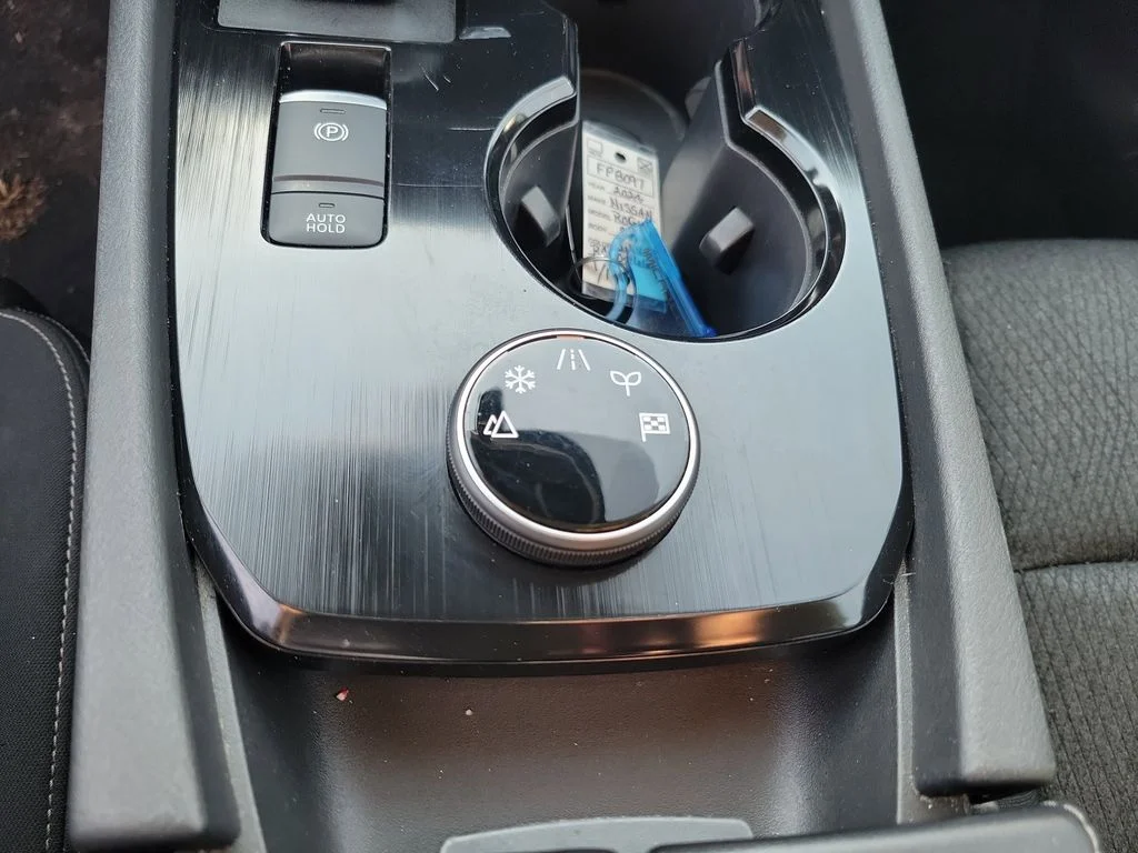 Used 2024 Brilliant Silver Metallic Nissan SV image 27