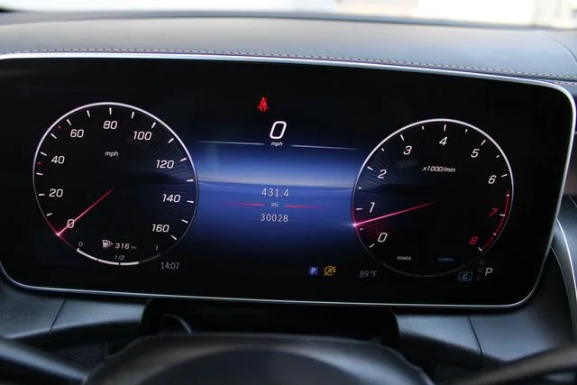 Used 2023  Mercedes-Benz GLC 300 image 12