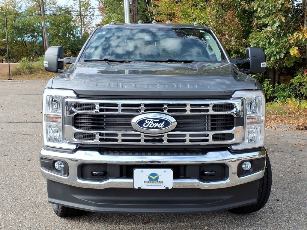 New 2027 Carbonized Gray Metallic Ford F-350® XLT image 3