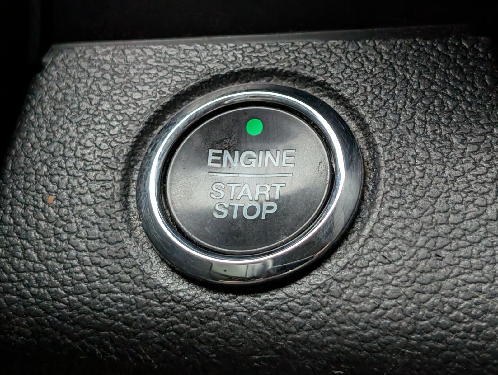 Used 2020 Oxford White Ford Lariat image 29