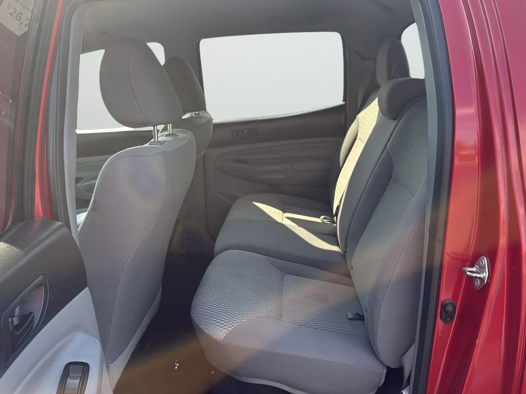 Used 2015 Red Toyota Base image 27