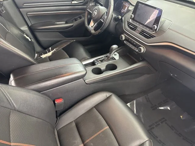 Used 2020 White Nissan 2.5 SR image 21