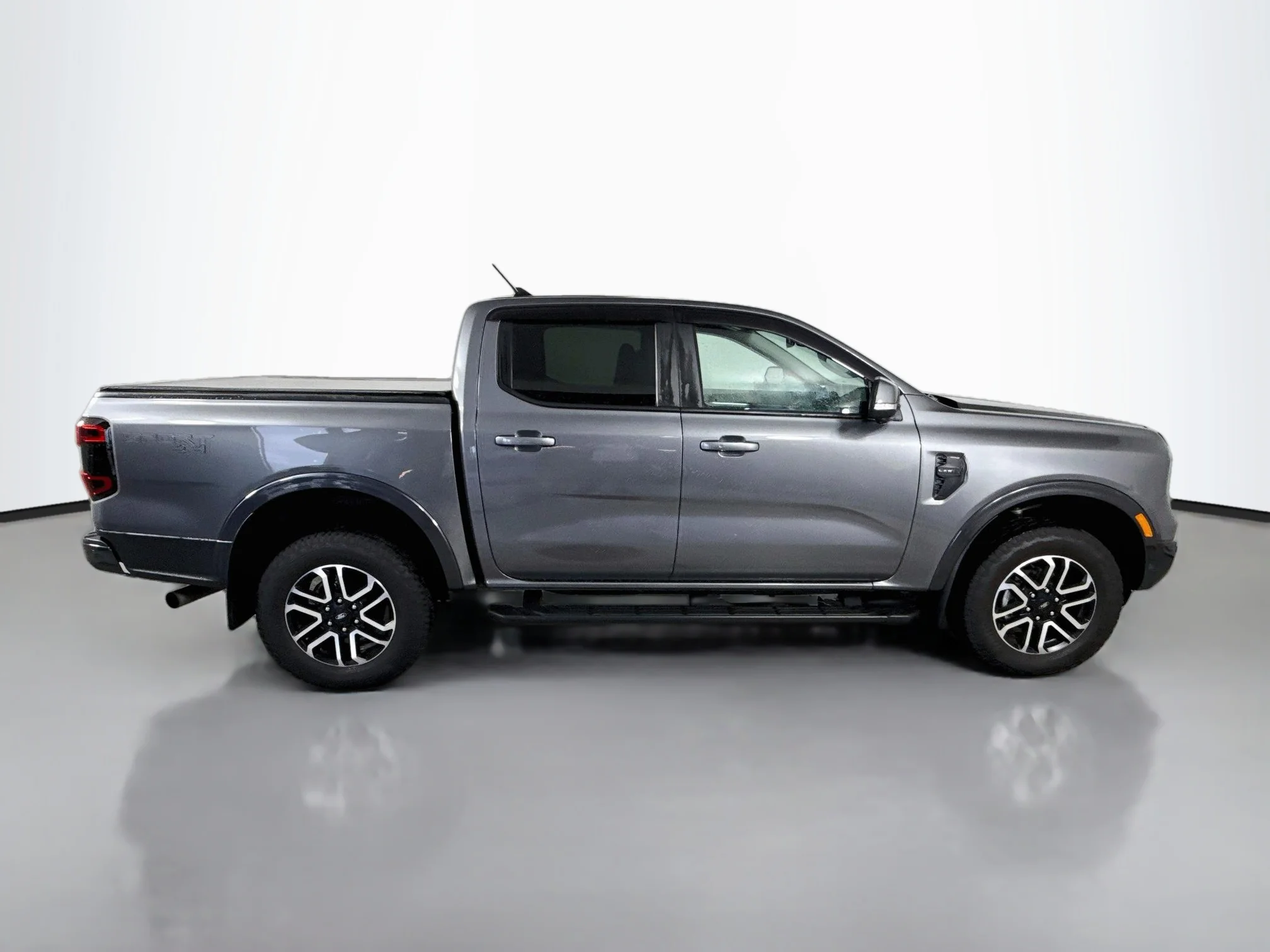 Used 2024 Carbonized Gray Metallic Ford LARIAT image 13