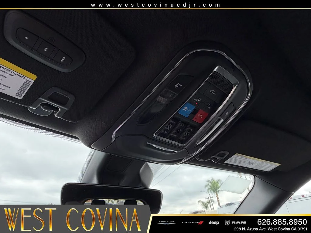 New 2025 Velvet Red Pearl-Coat Exterior Paint Jeep Limited image 17