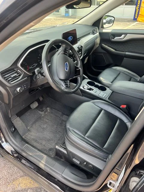 Used 2020 Black Ford SEL image 9