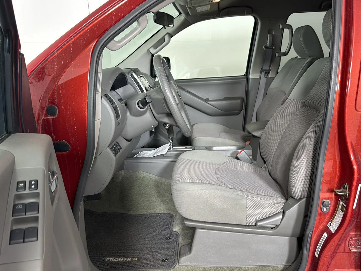 Used 2014 Lava Red Nissan SV image 5