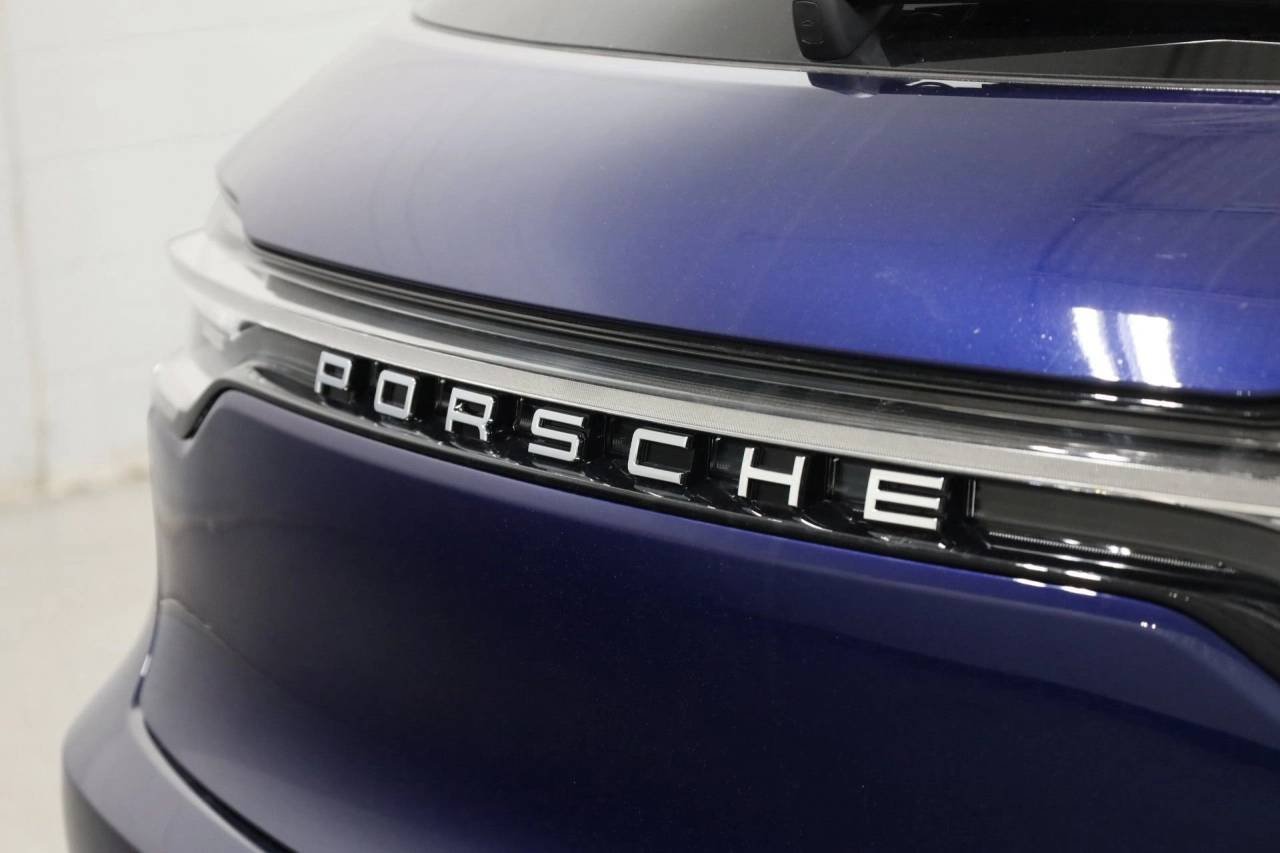 Used 2026 Gentian Blue Metallic Porsche  image 8