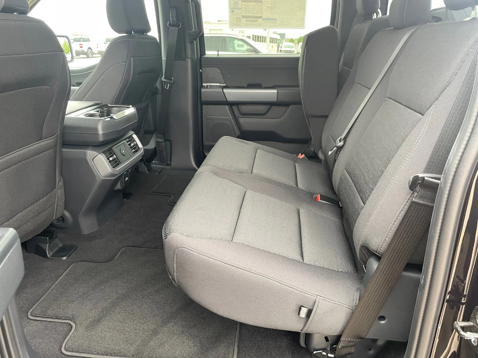 New 2026 Agate Black Metallic Ford XLT image 18