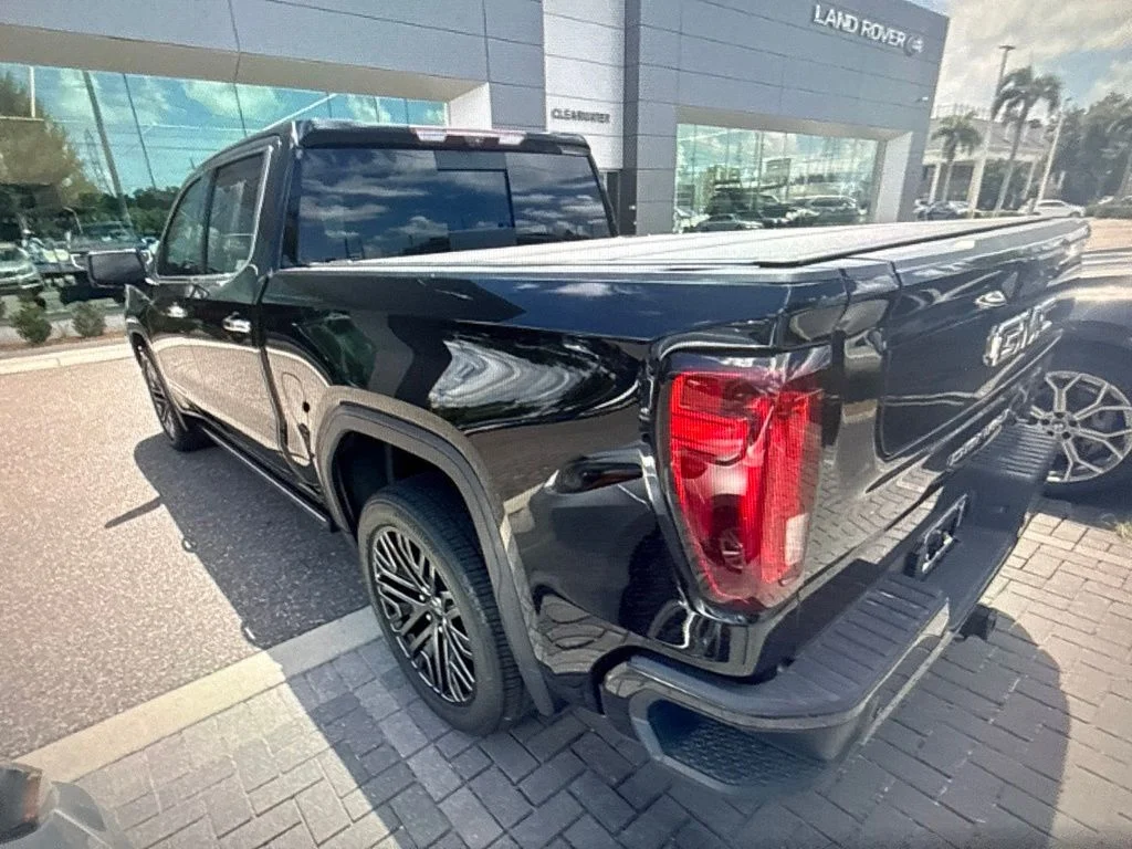 Used 2022 Black GMC Denali Ultimate image 2