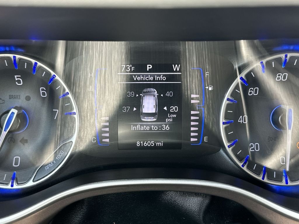 Used 2023 White Chrysler LX image 21