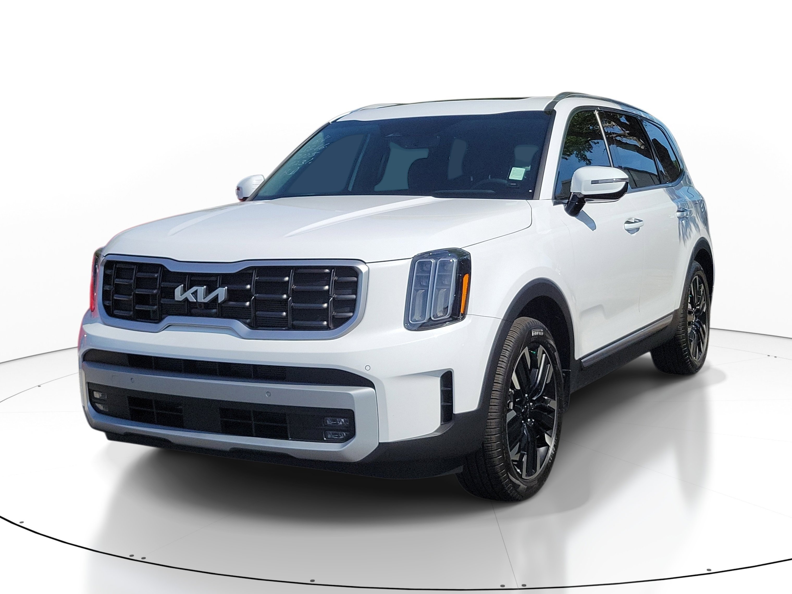 Used 2025 Glacial White Pearl Kia SX image 2