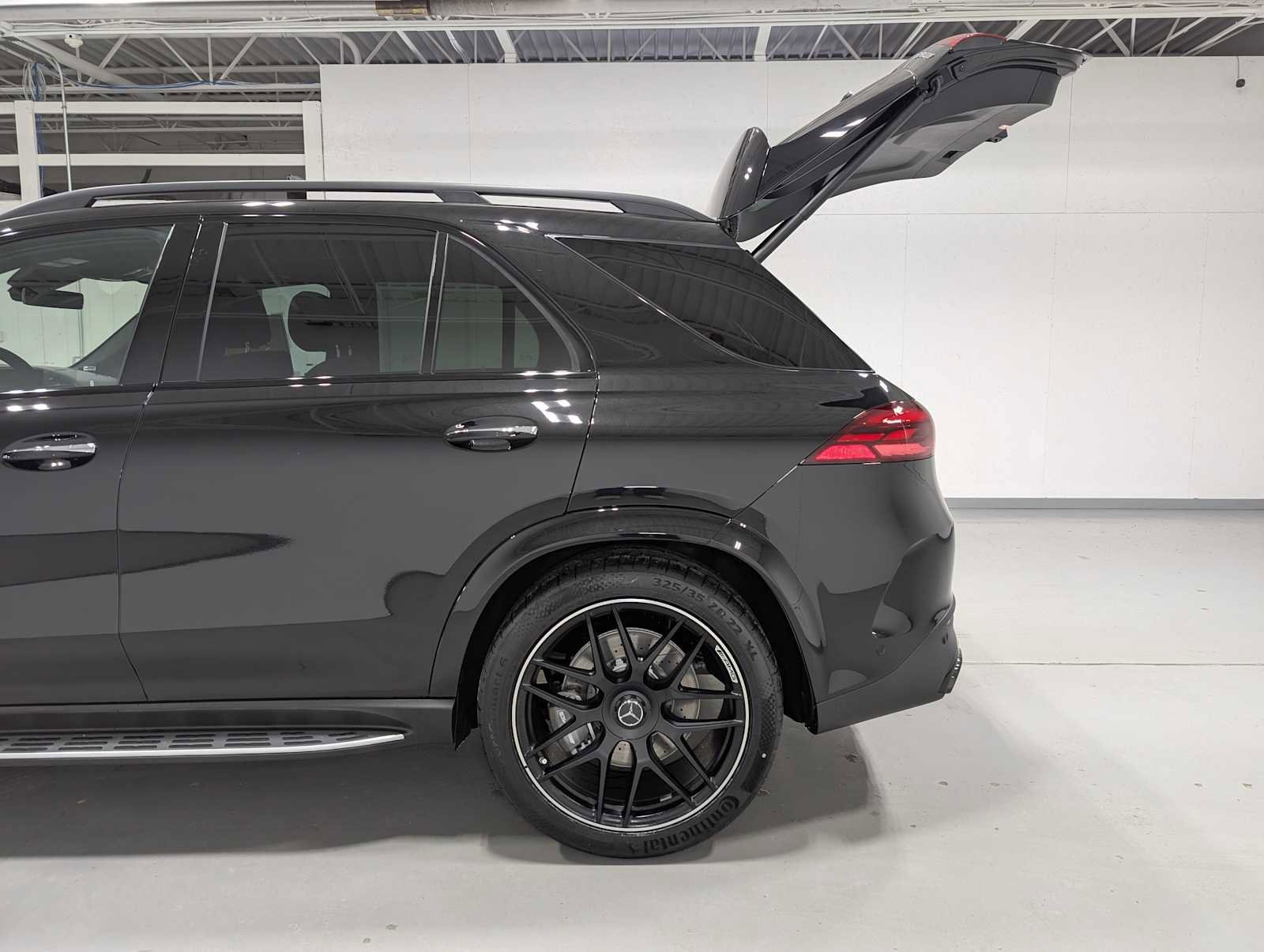2026 Mercedes-Benz GLE AMG GLE63 S - Photo 9