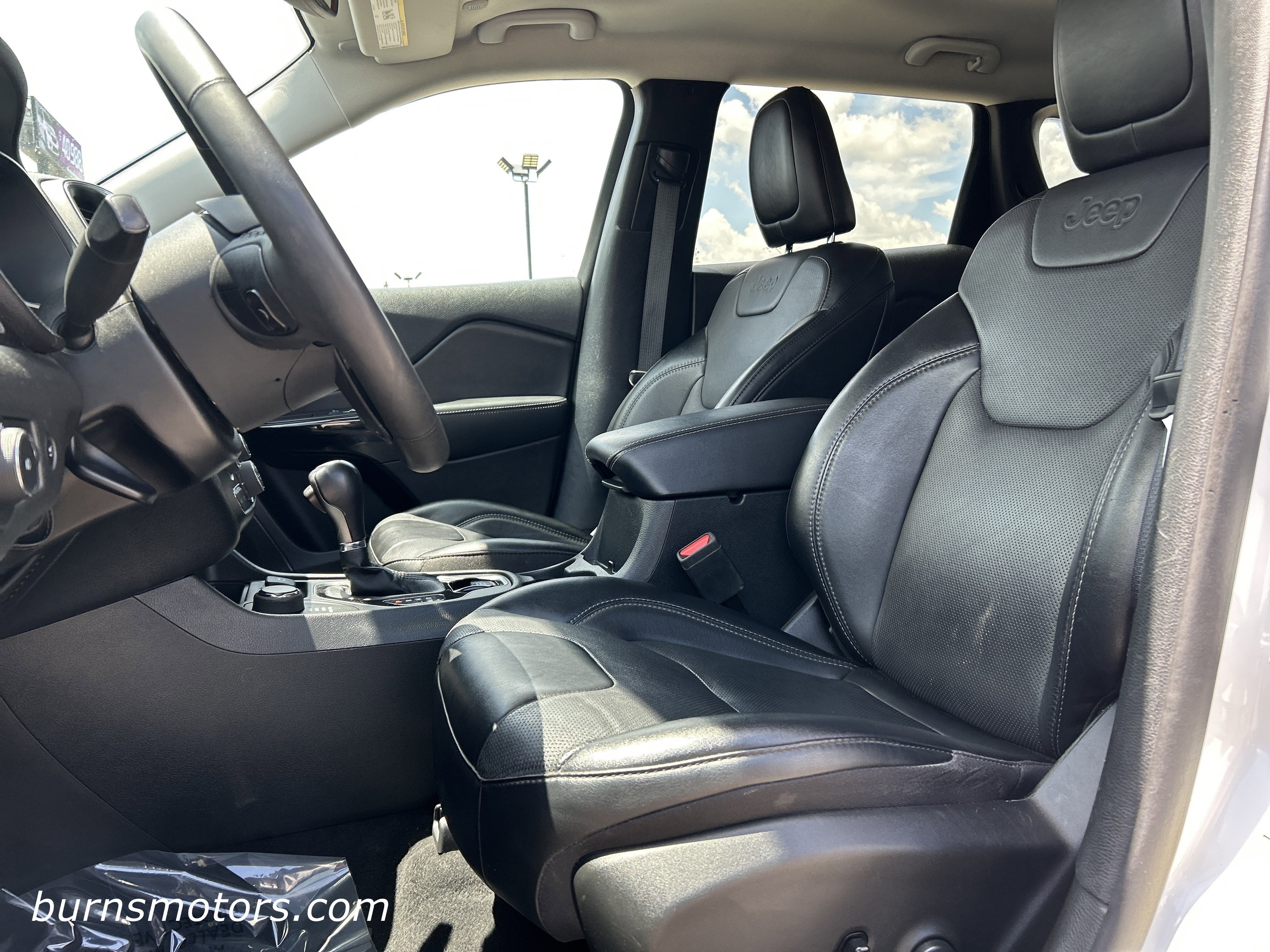 2023 Jeep Cherokee Altitude Lux - Photo 15