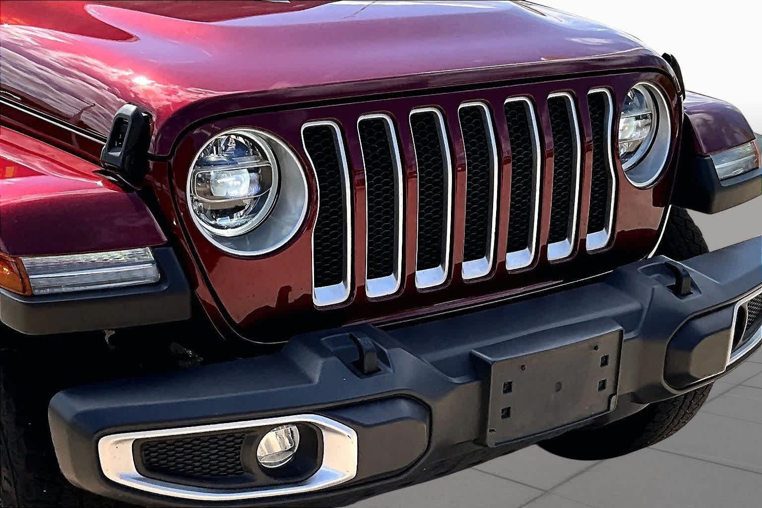 Used 2021 Snazzberry Pearlcoat Jeep Unlimited Sahara image 28