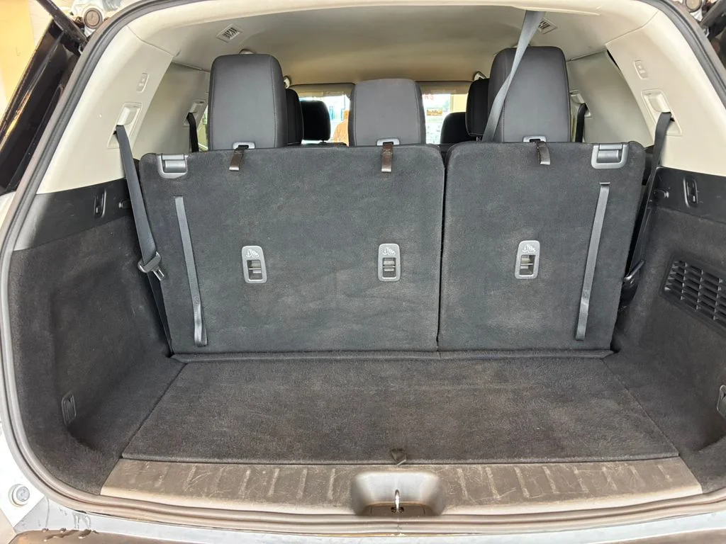 Used 2023 Silver Nissan SV image 22