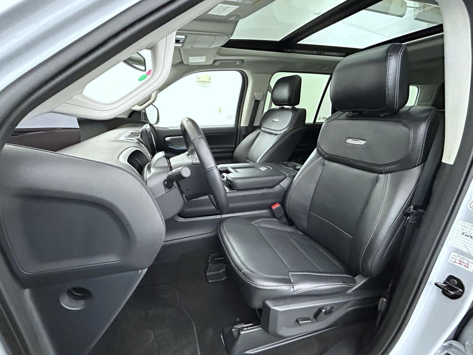 Used 2025 Silver Metallic Ford Platinum image 11
